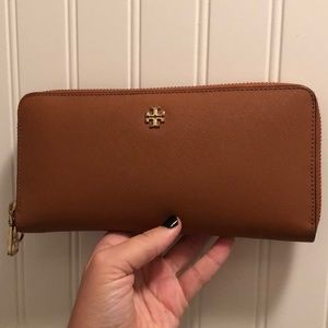 Tory Burch wallet